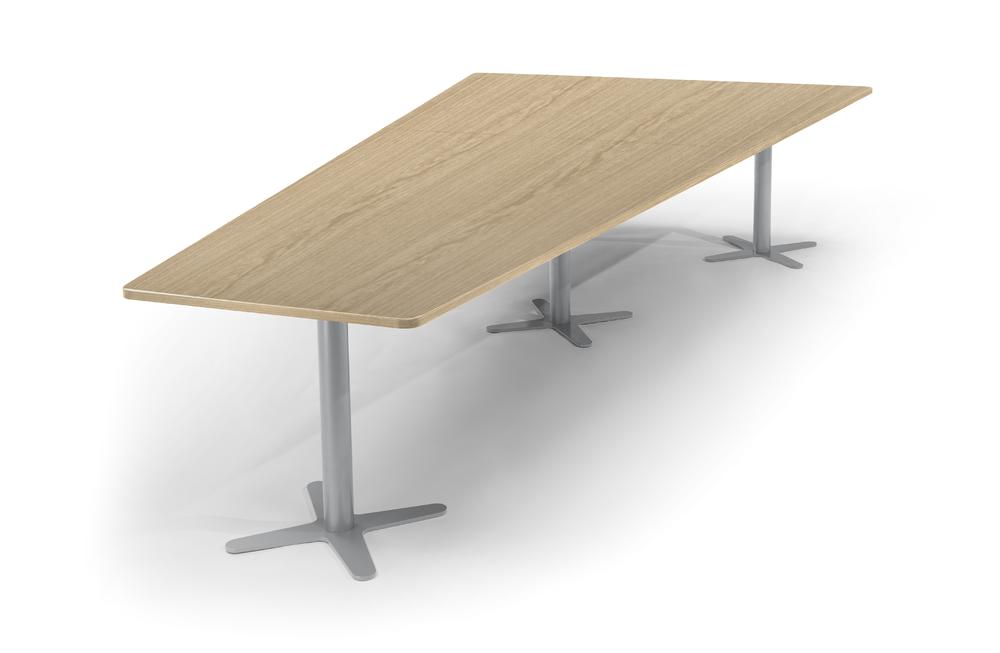 Konferenztisch DUBLIN | Eiche hell | 3800 | Alusilber RAL 9006